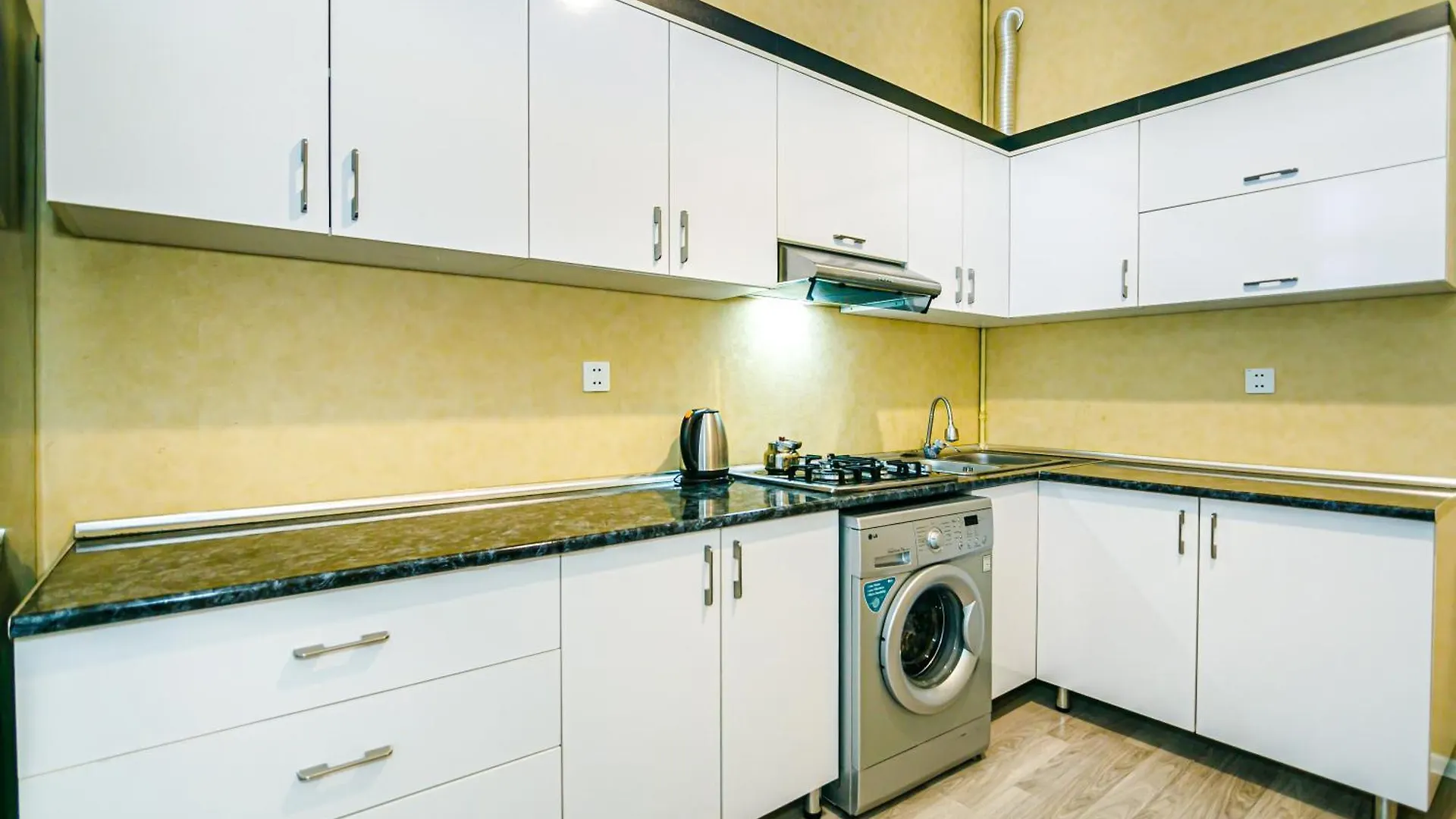 Deluxe Apartment 128/34 Baku 0*,